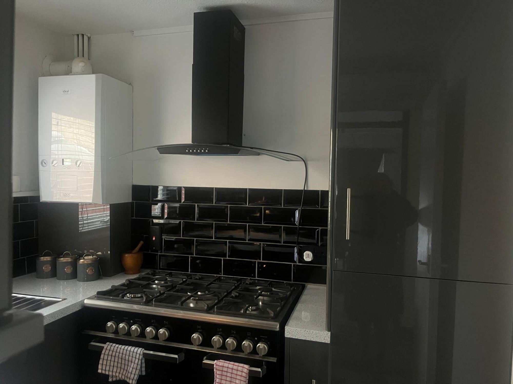 Queenomega'S Home Stay London Bagian luar foto
