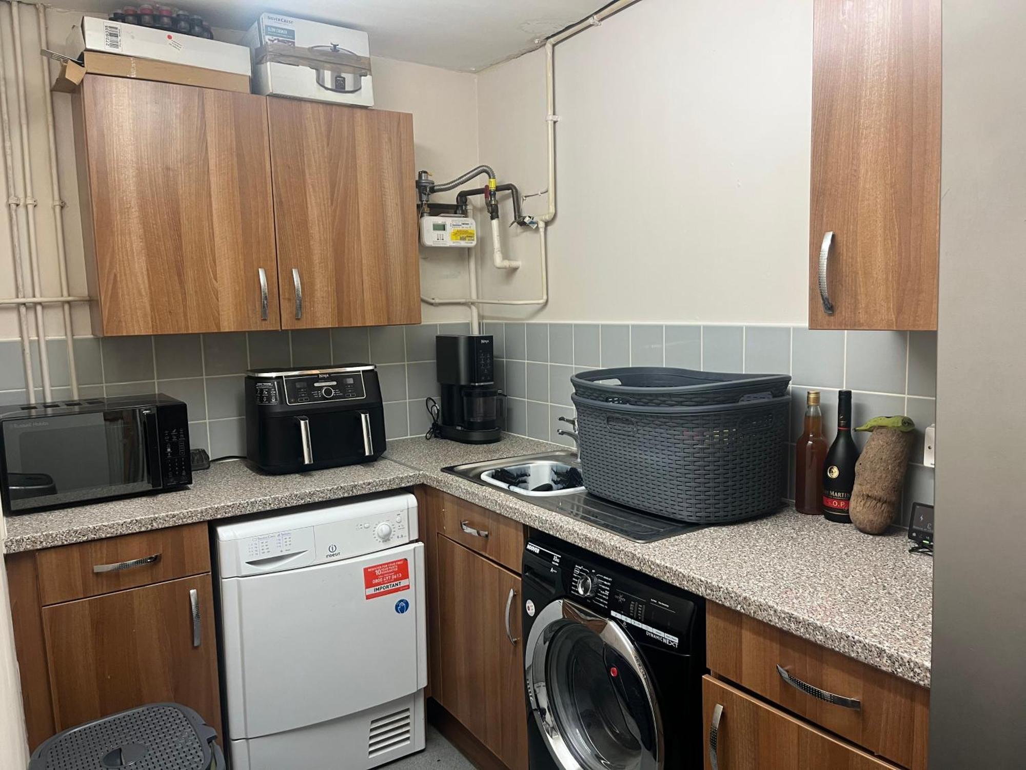 Queenomega'S Home Stay London Bagian luar foto