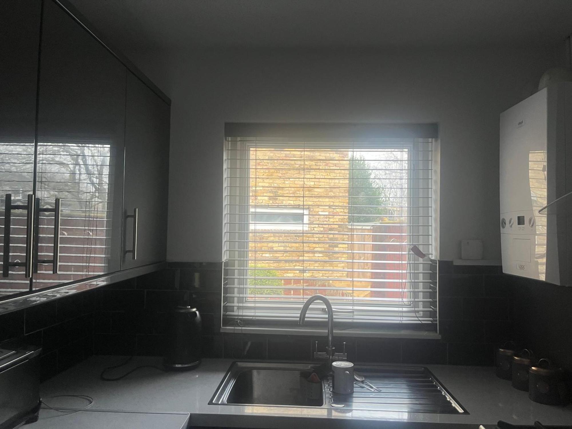 Queenomega'S Home Stay London Bagian luar foto